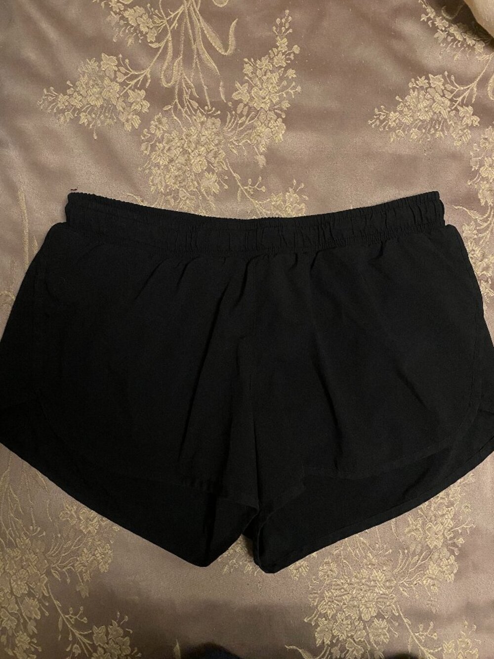 black active wear shorts